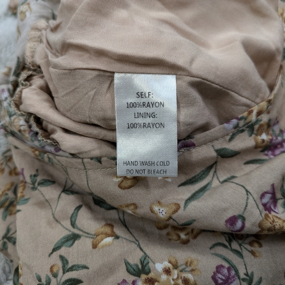 Easel Romper Women's L Beige Floral Easing Along Loose Fit Ruffle Hem V-Neck - Picture 8 of 8